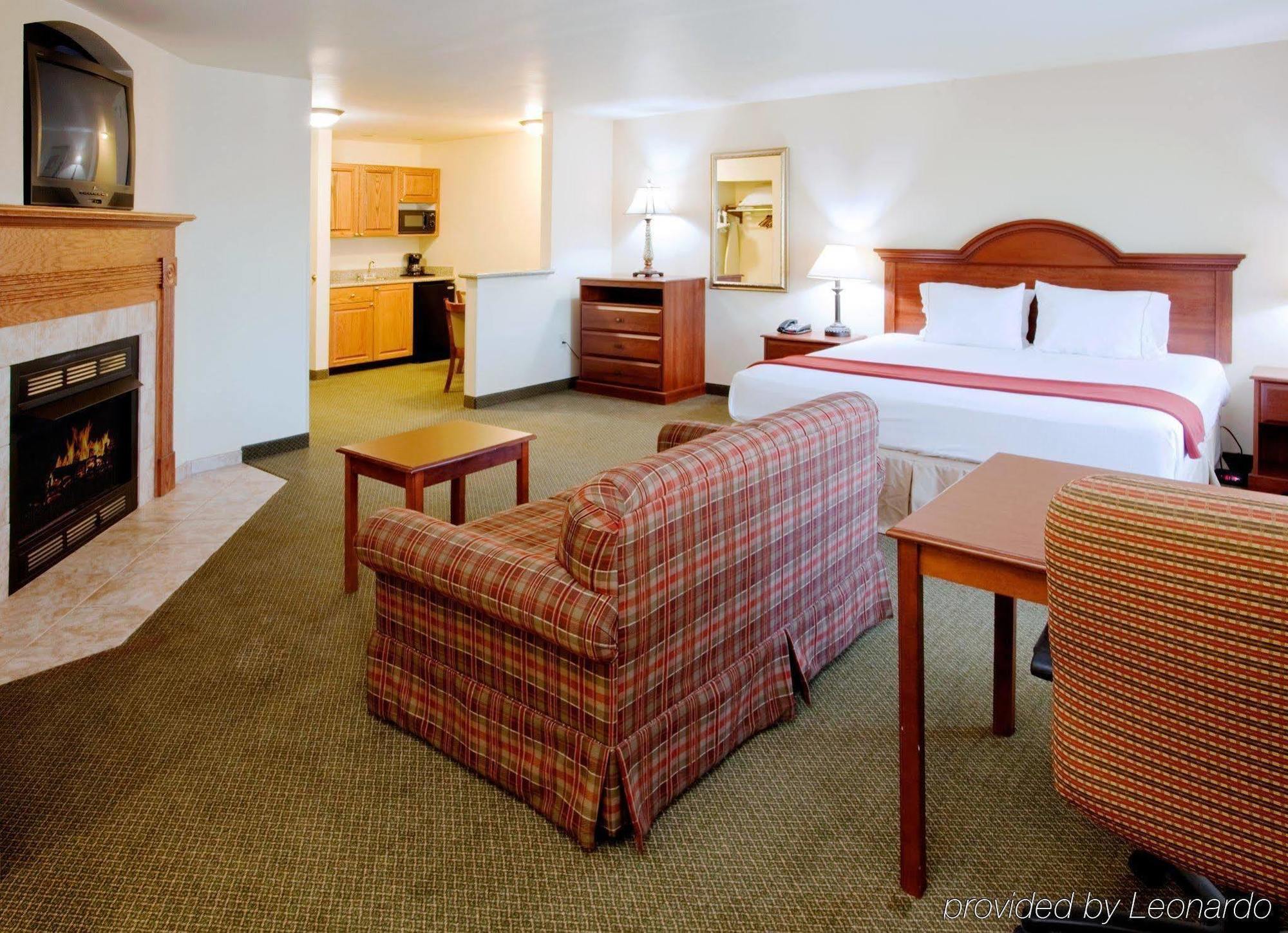 Holiday Inn Express & Suites Rocky Mount Smith Mountain Lake By Ihg Zimmer foto