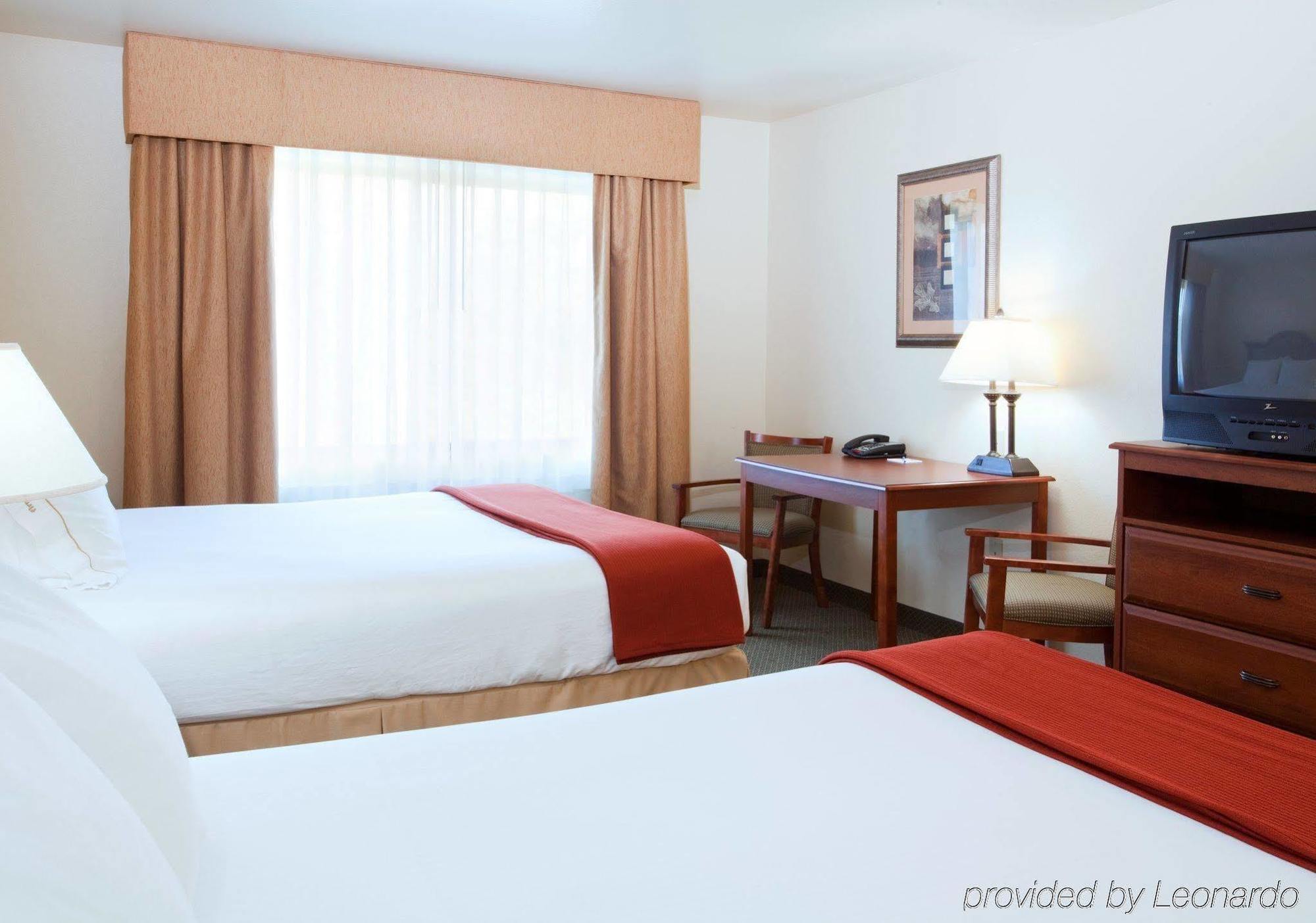 Holiday Inn Express & Suites Rocky Mount Smith Mountain Lake By Ihg Exterior foto